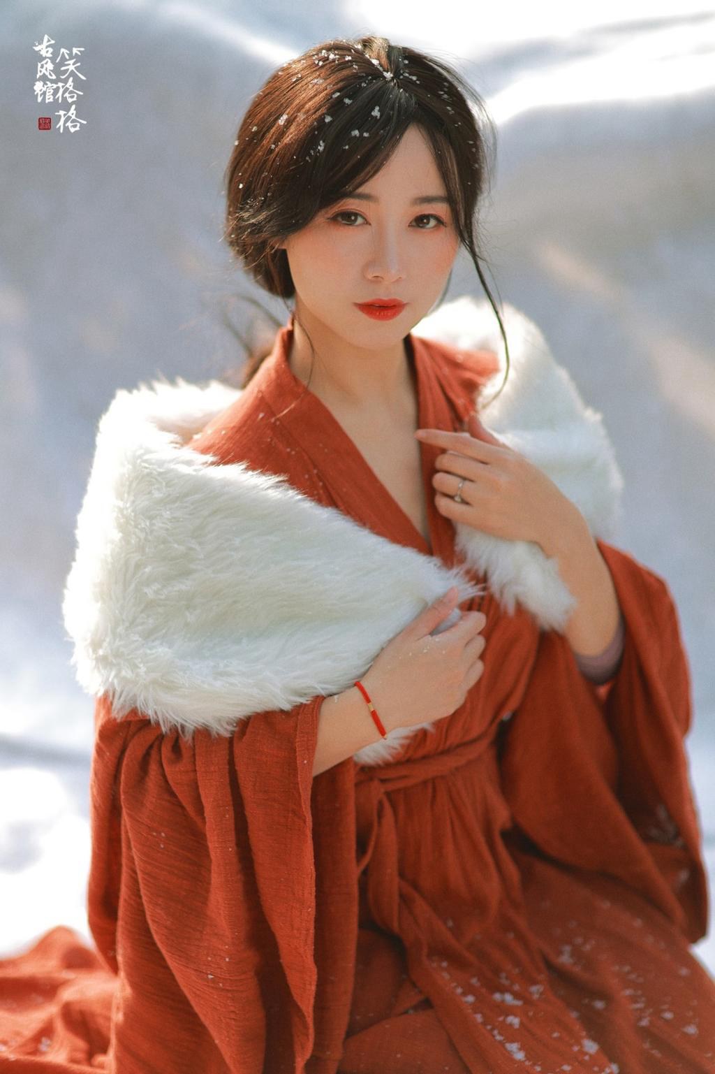 雪景中的汉服美女红妆欧洲女裸休ⅩXX性图片