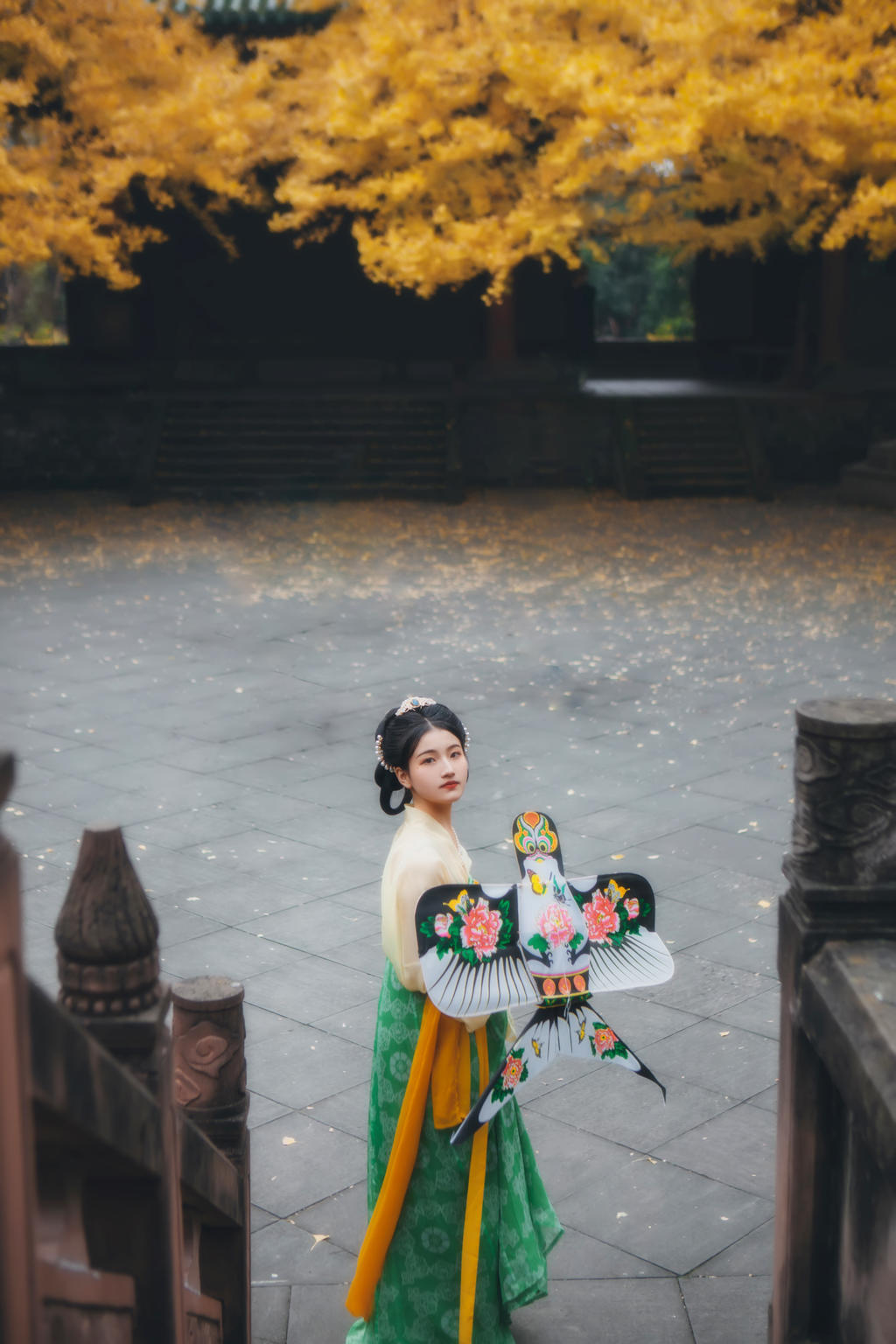 放风筝的汉服少女秋意西西大胆正版写真图片