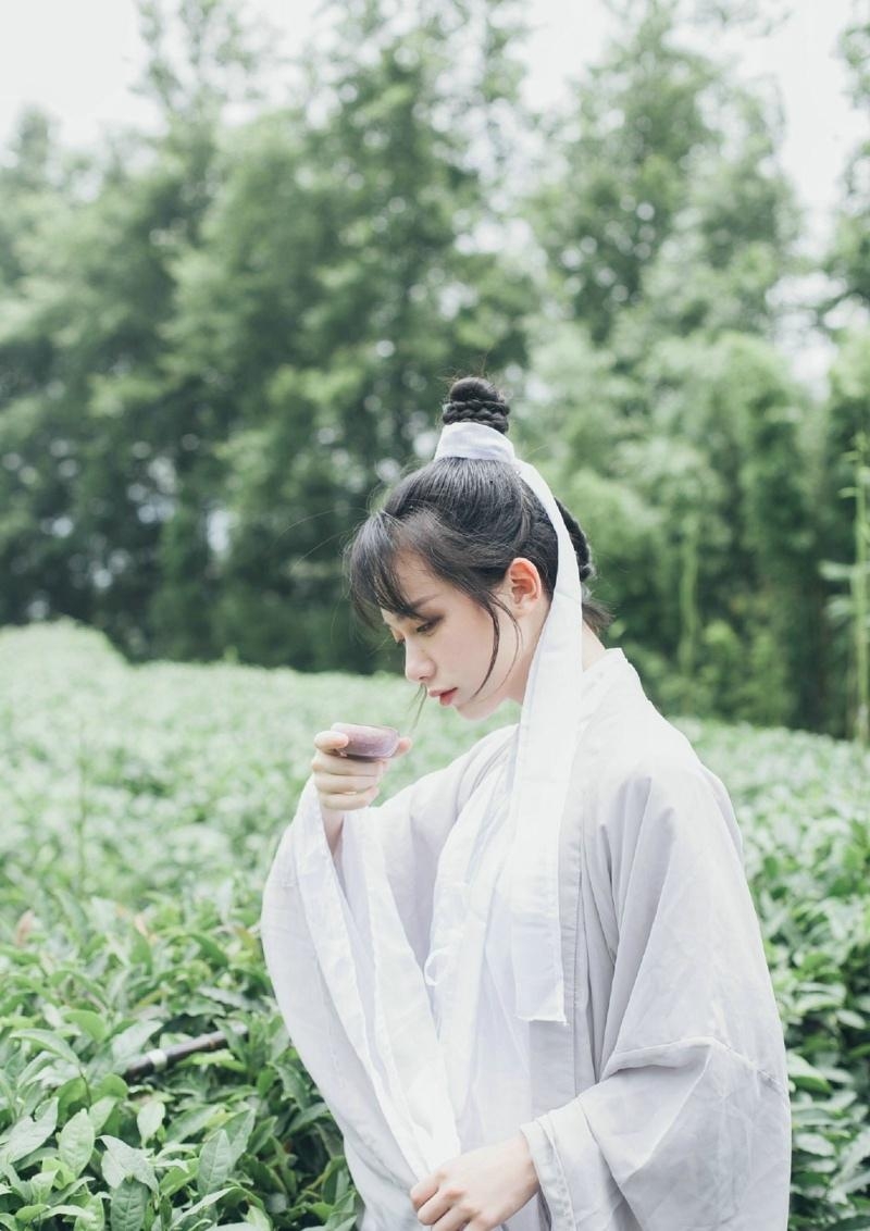 古装美女白衣飘飘清新张筱雨图片