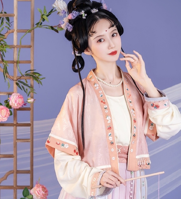 俏皮可爱汉服美女唯美掀开短裙让我挺进图片