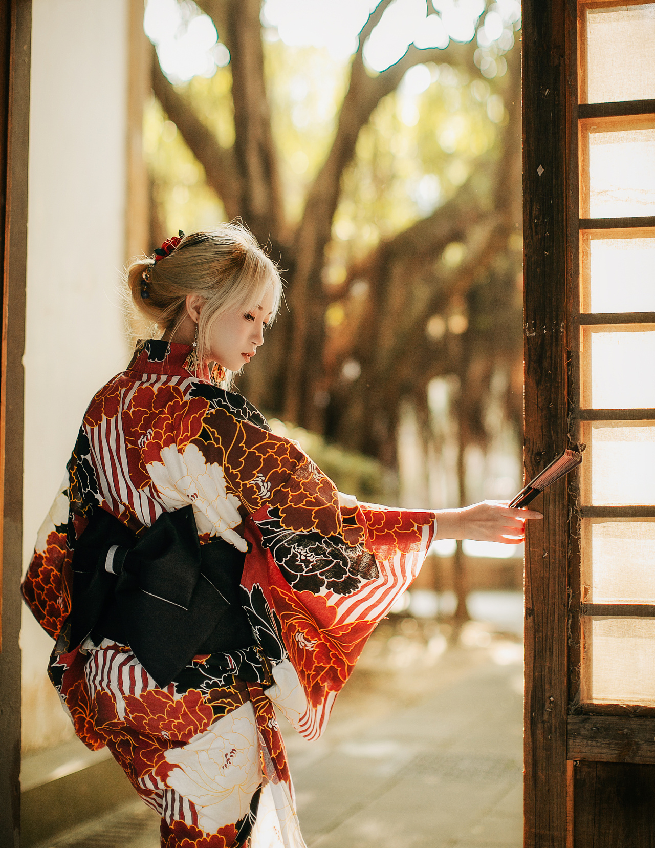 姿态优雅显气质的和服美女艺术写真