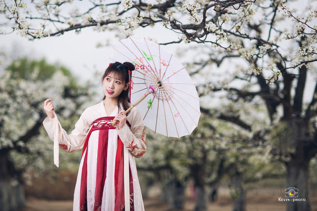 高清古装美女漂亮脸蛋粉嫩粗大进出好爽图片