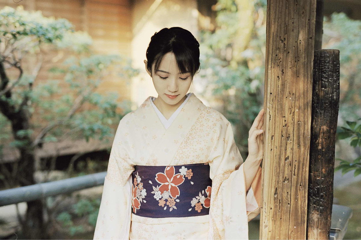 日本良家妇女和服写真虎m粉嫩小泬图片