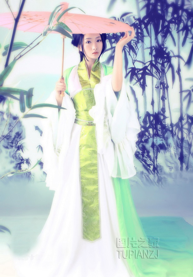 绿衣古装仙女 低头娇艺术写真图片