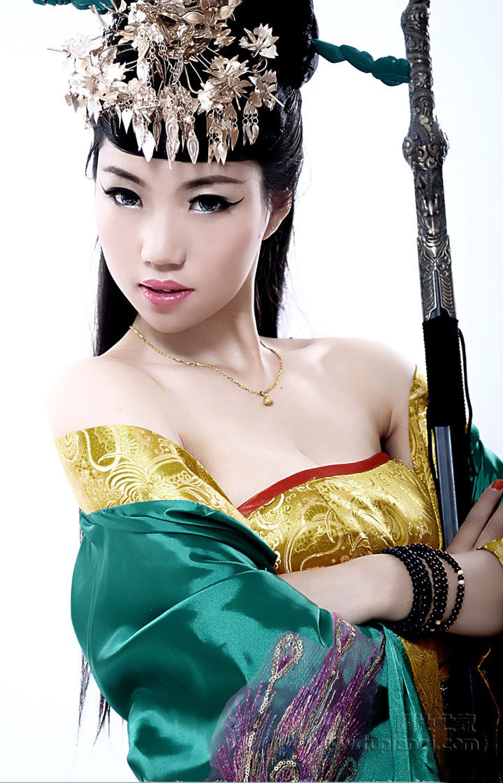 持剑古装美女图片 霸gogo亚洲肉体艺术