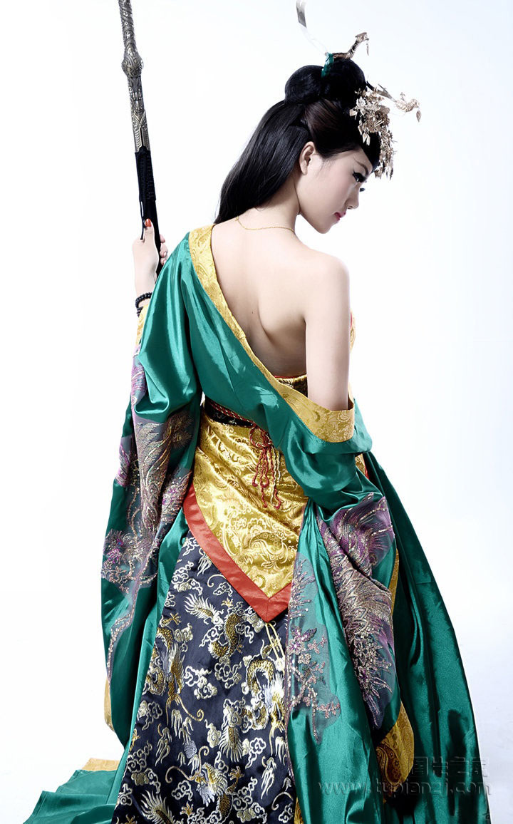 持剑古装美女图片 霸gogo亚洲肉体艺术