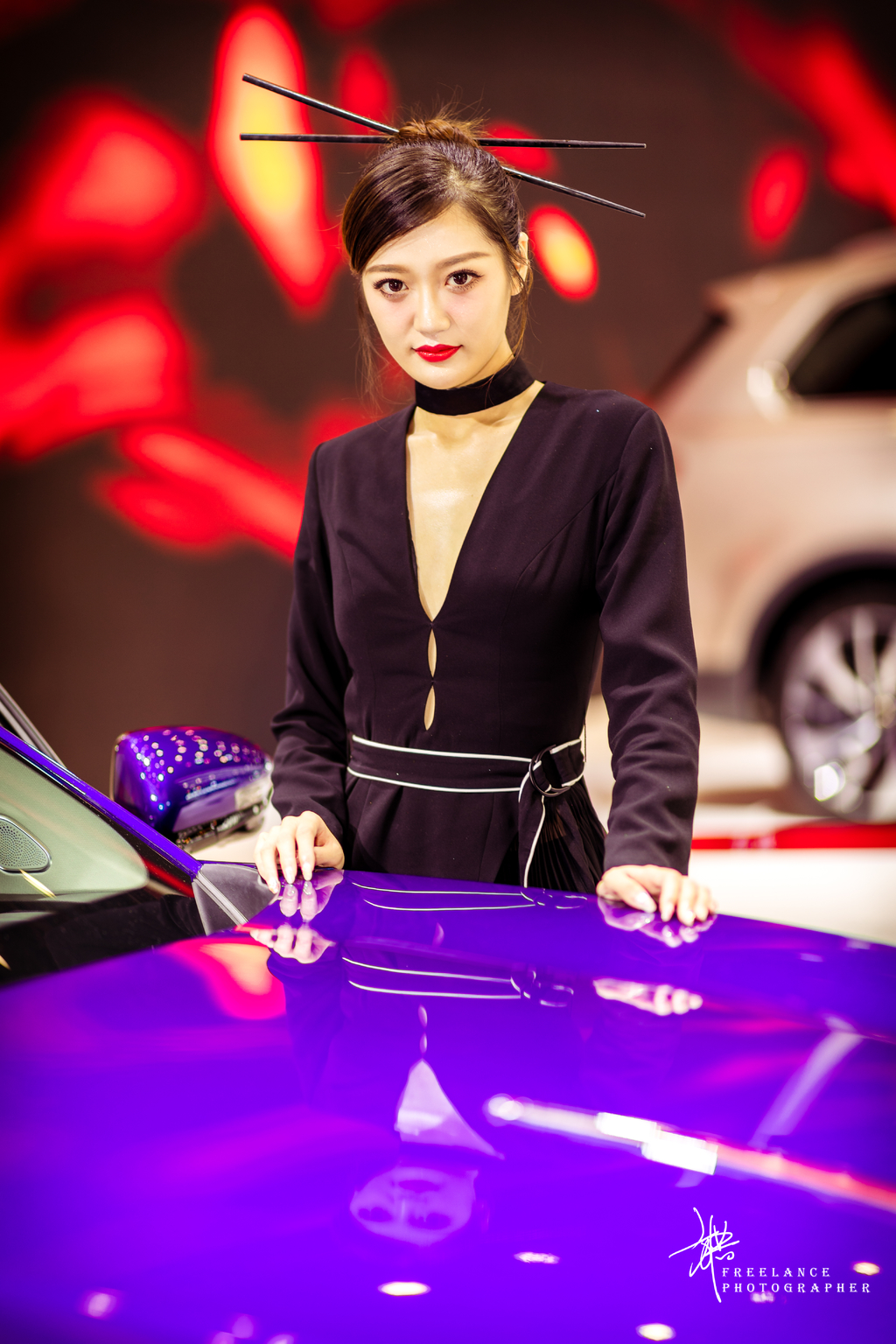 中国美女车模性感红唇肉欲图片