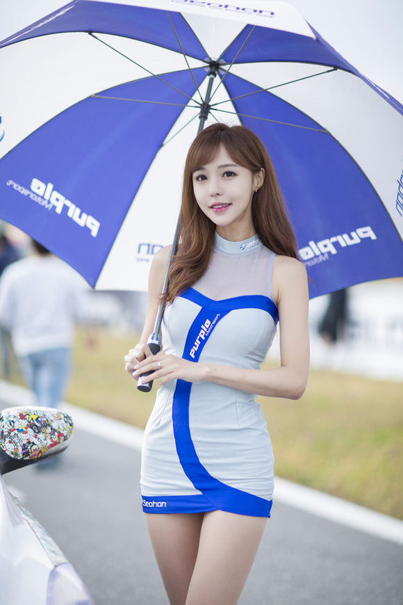 韩国萝莉脸性感车模脱个精光的美女无遮挡图片
