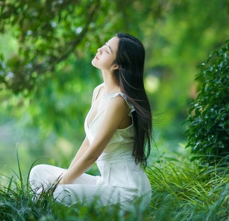 空姐制服美女小热巴翘被猛得直喷白浆图片