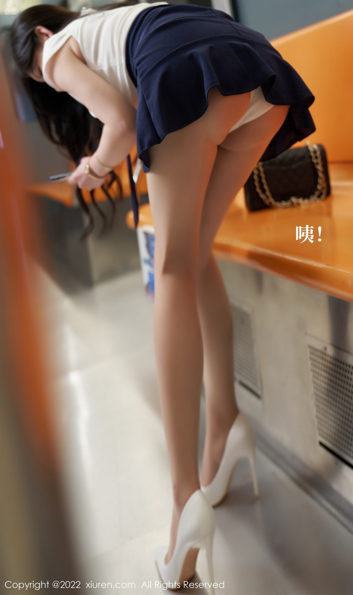 女神周于希Sally地铁故事主题性感连衣短裙秀美腿迷人诱惑写真