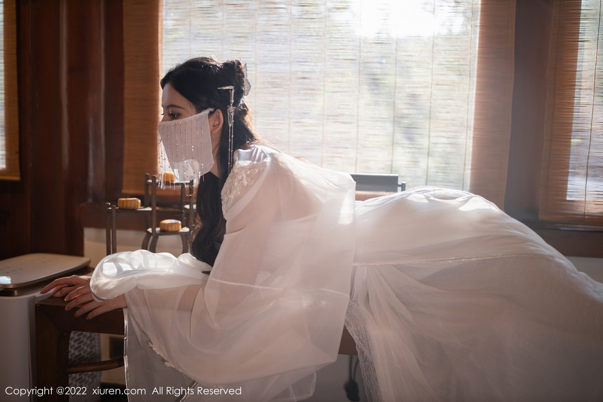 模特就是阿朱啊嫦娥装扮中秋主题白色服饰秀曼妙身姿诱惑写真