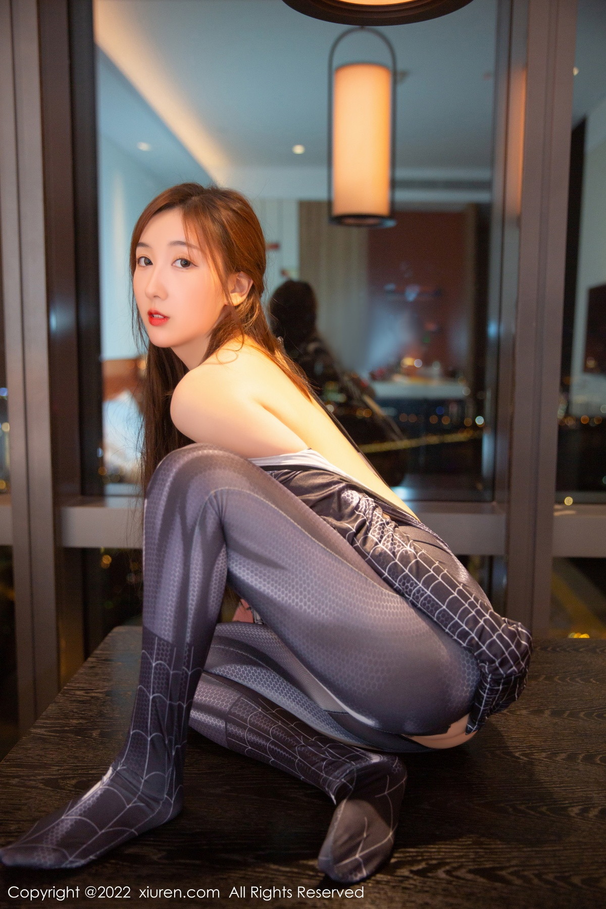 模特江真真性感灰色蜘蛛侠服饰紧身秀曼妙身材动感迷人写真