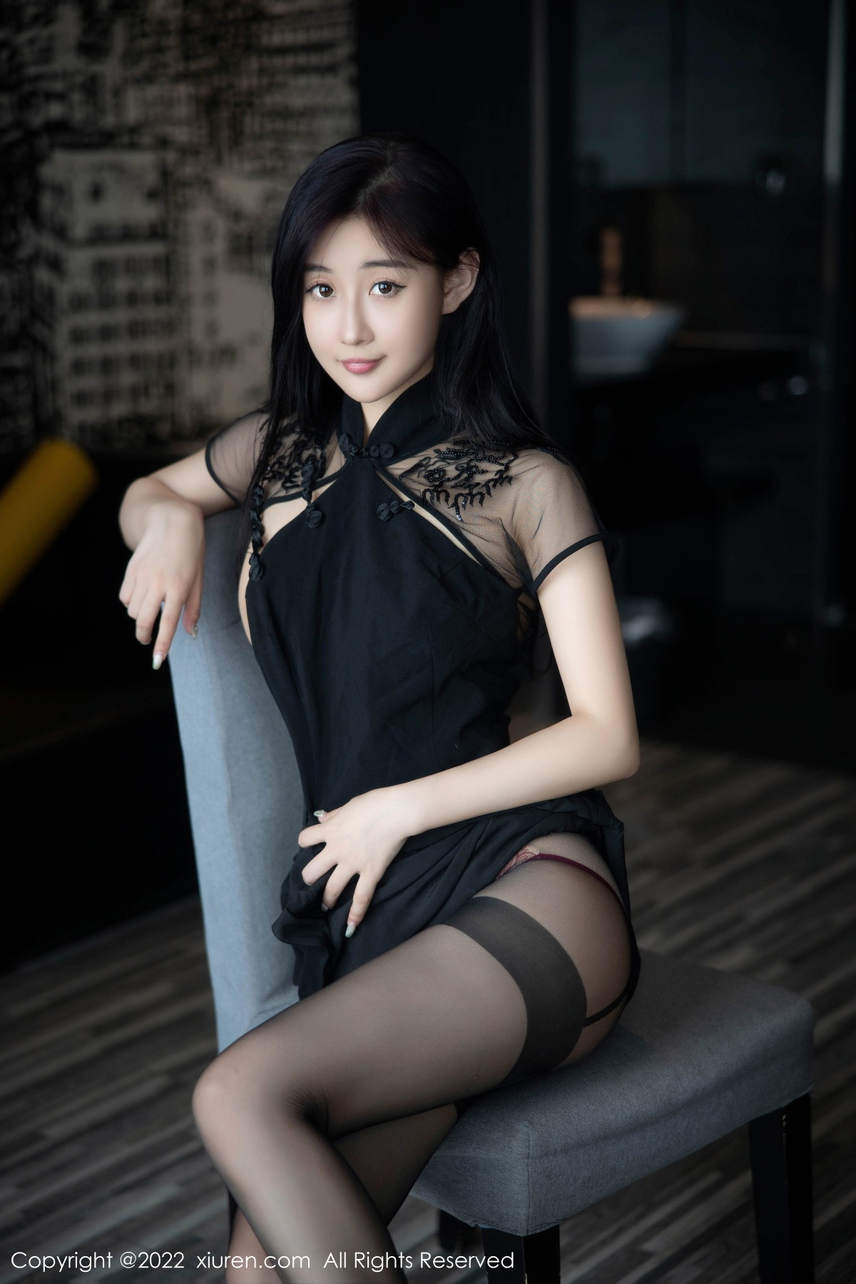 模特顾楚楚maily性感黑色旗袍服配魅惑黑丝秀美腿甜美迷人写真